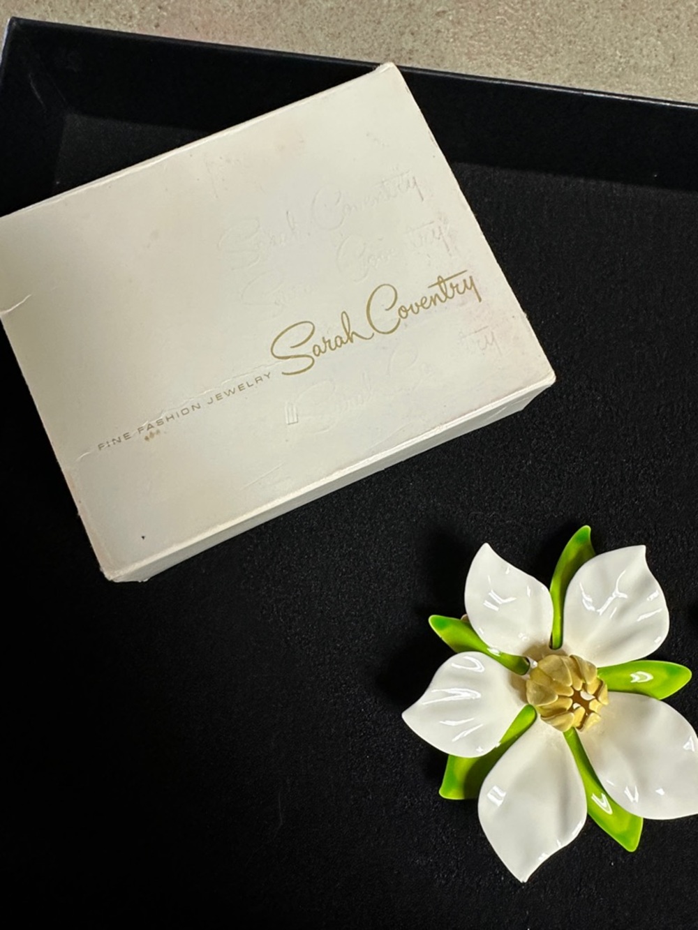 Vintage 1960’s Sarah Coventry Polynesian Brooch and Clip-On Earrings Set - Picture 7 of 8